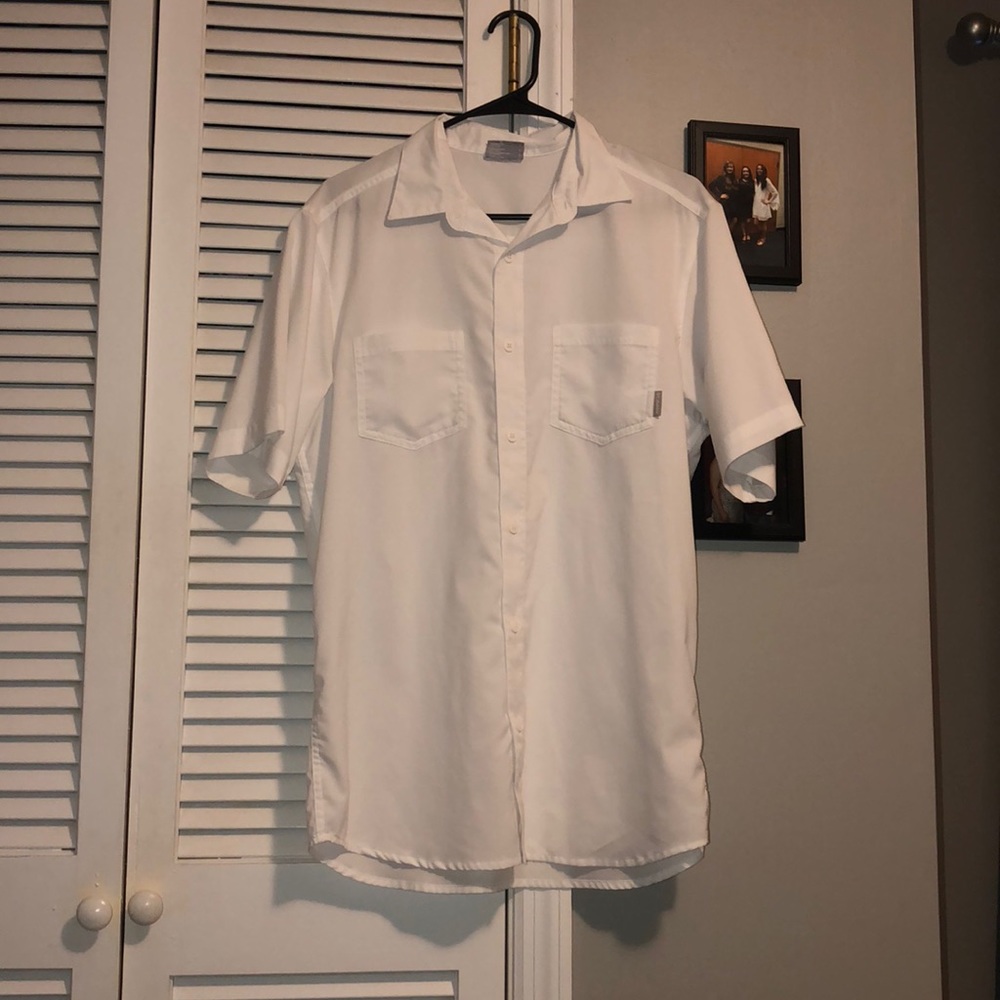 Men’s Columbia shirt